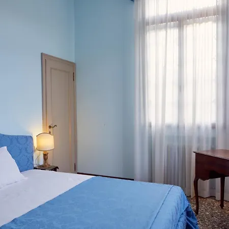 Historical Downtown Appartement *