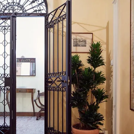 Historical Downtown Appartement